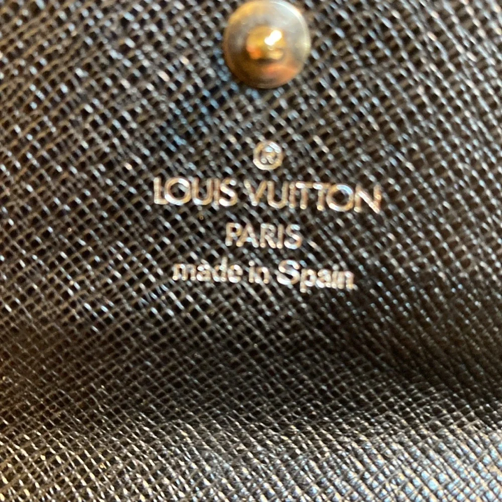 Louis Vuitton Vintage Taïga 6 Key Holder